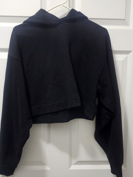 ALO Yoga Tops - Alo Black Cropped Hoodie - Women’s Pullover